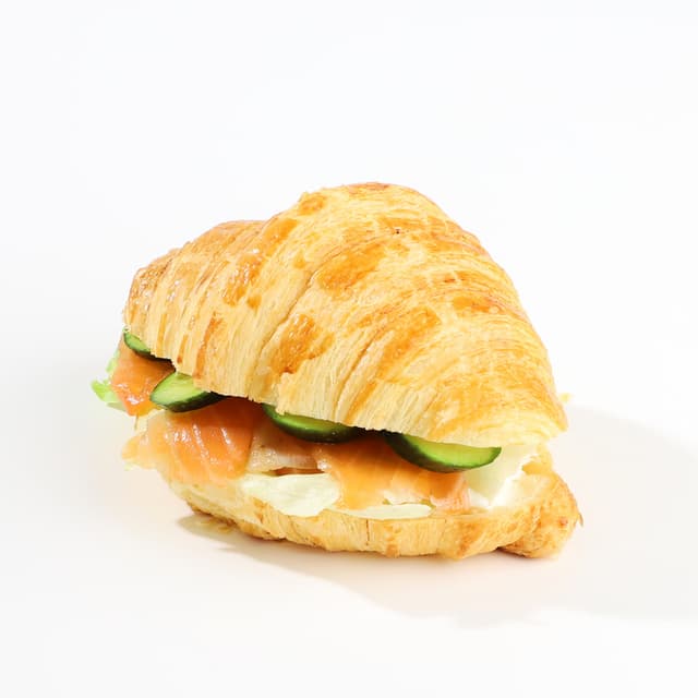 Круассан с лосоьем