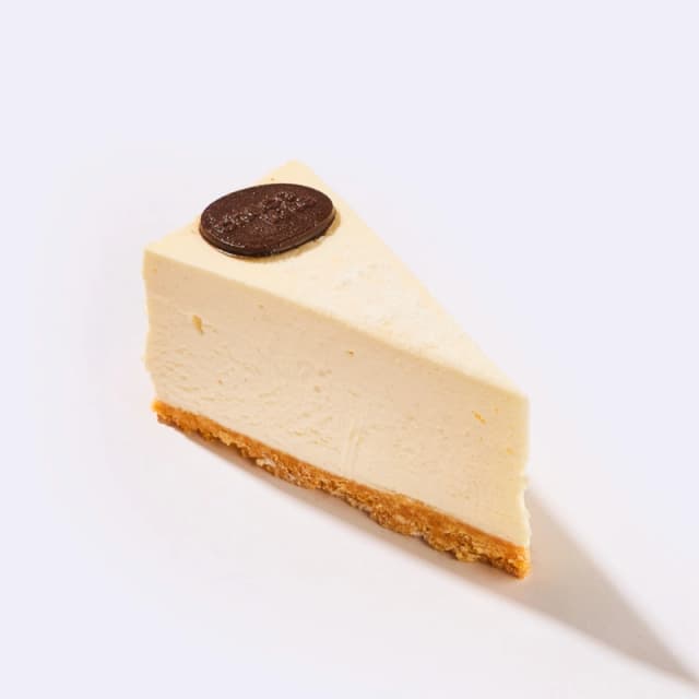 Cold classic cheesecake