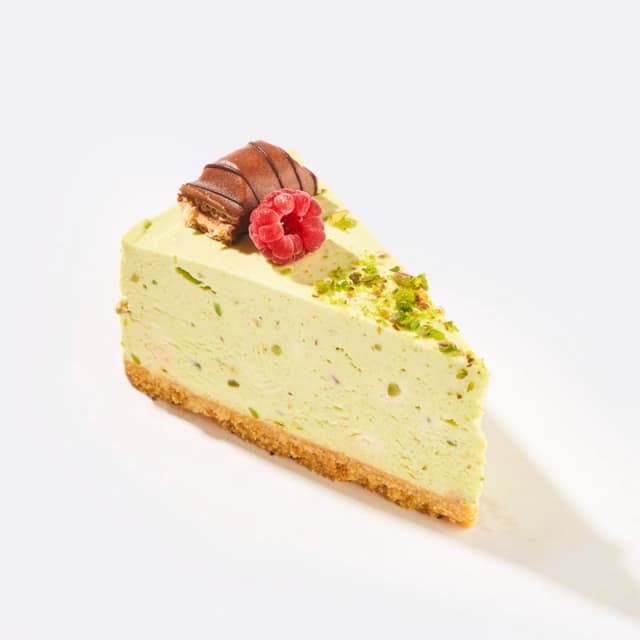 Cold pistachio cheesecake